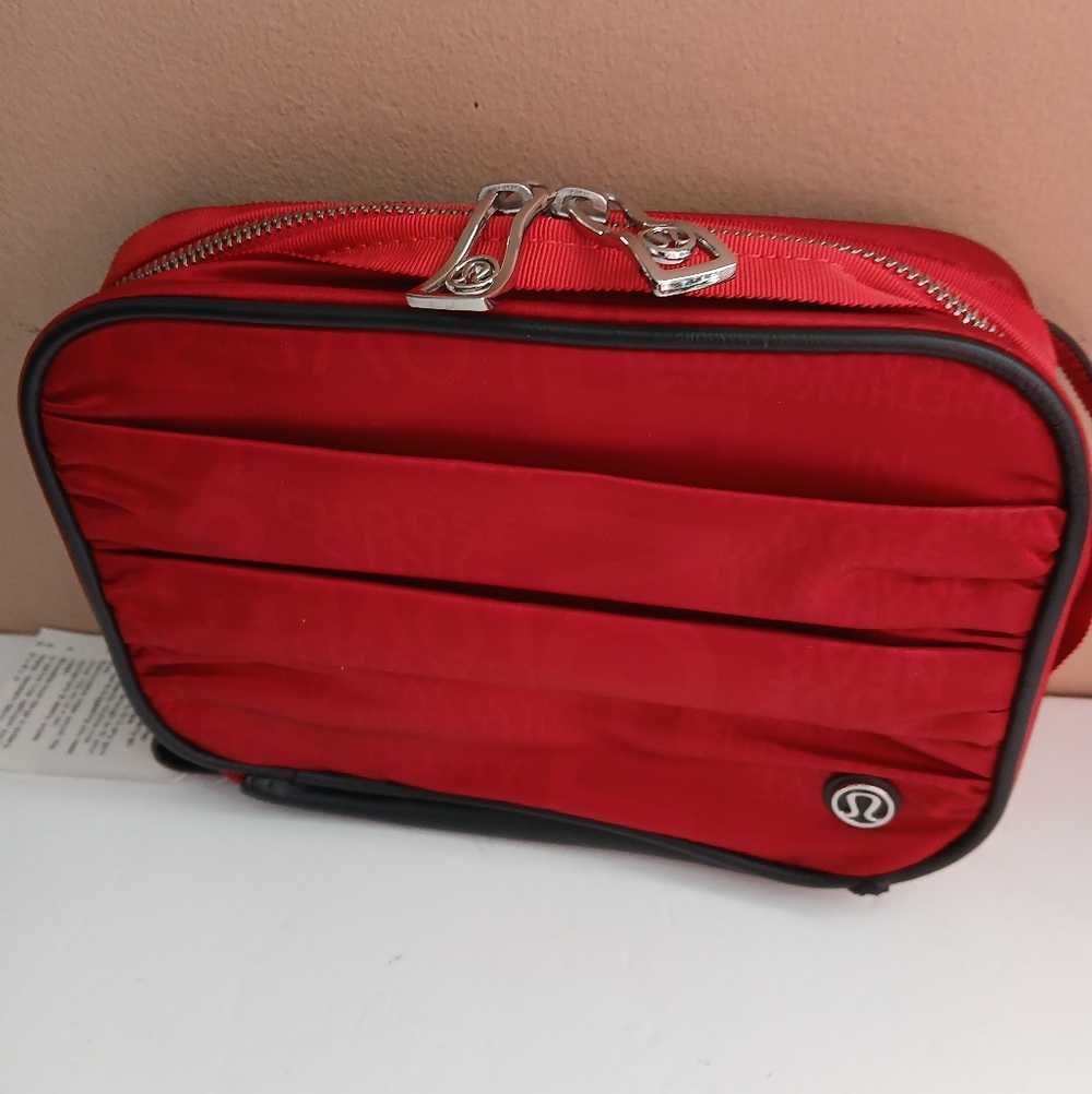 Lululemon Gym Essentials Kit Travel Bag